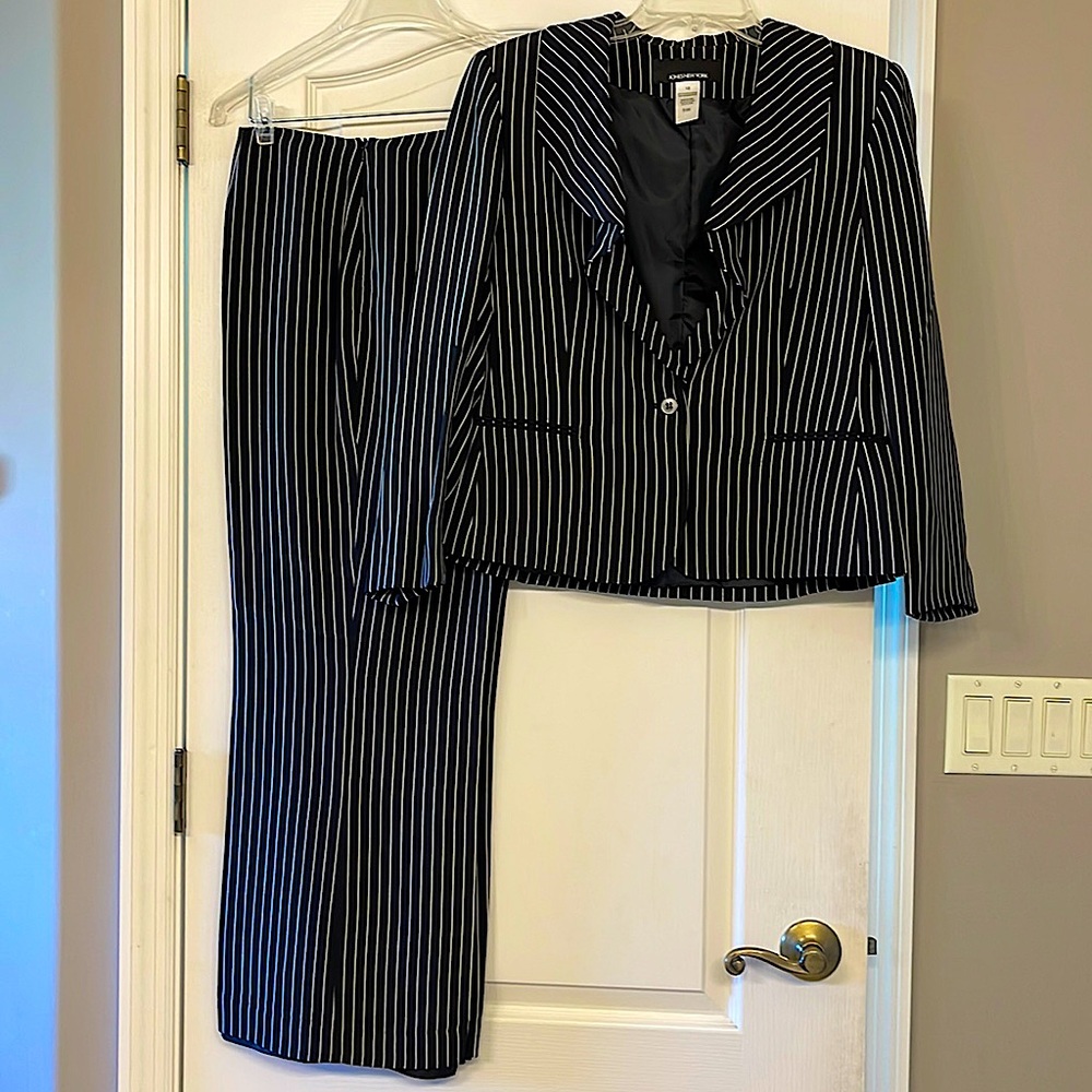 Silk Jones New York 2 piece
